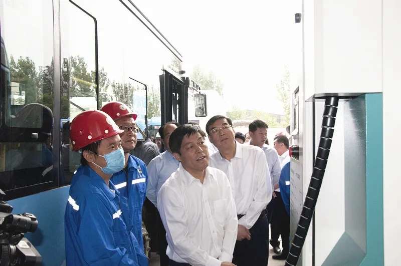 淄博能源加氫站暨燃料電池客車投運(yùn)正式啟動(dòng)(圖2)